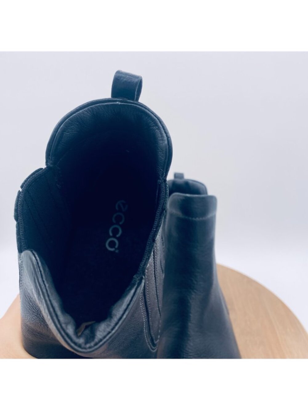 Ecco Womens Shoes 9 Black Leather Pull On Chelsea Boots Ankle Minimalist - Picture 4 of 11